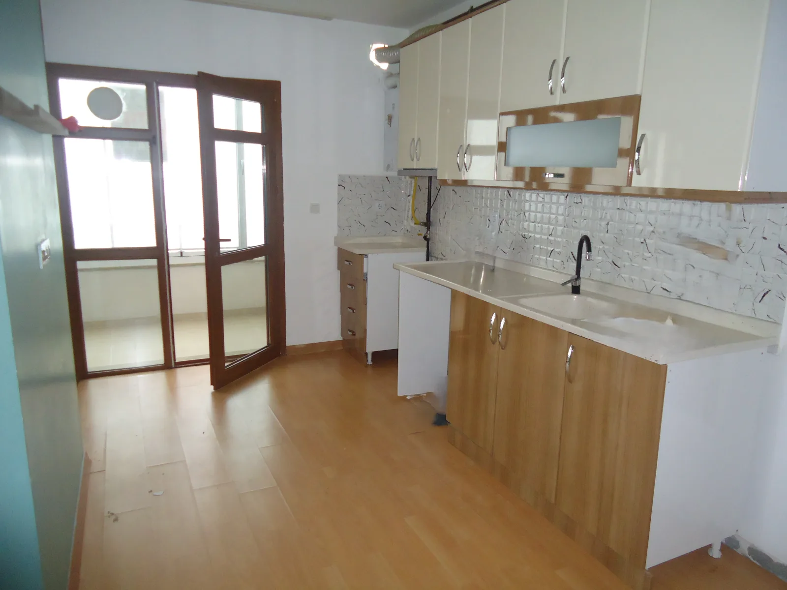 KRC'DEN KAÇIRILMAYACAK MERKEZİ KONUMDA SATILIK 4+1 DAİRE