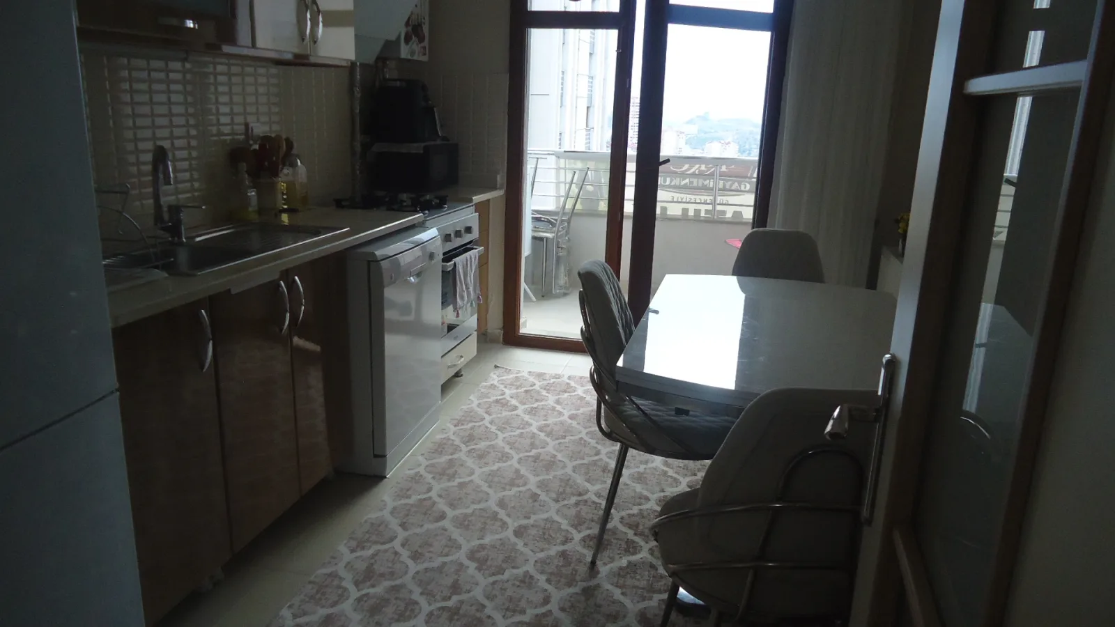 KRC'DEN MERKEZİ KONUMDA KATTA MANZARALI TAPULU SATILIK 3+1 DAİRE