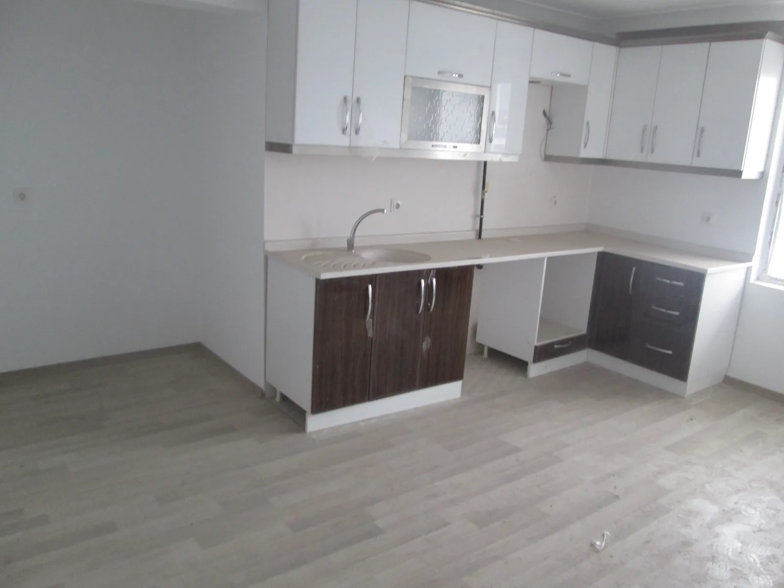 KRC'DEN MERKEZİ KONUMDA ASANSÖRLÜ SATILIK 3+1DUBLEX DAİRE
