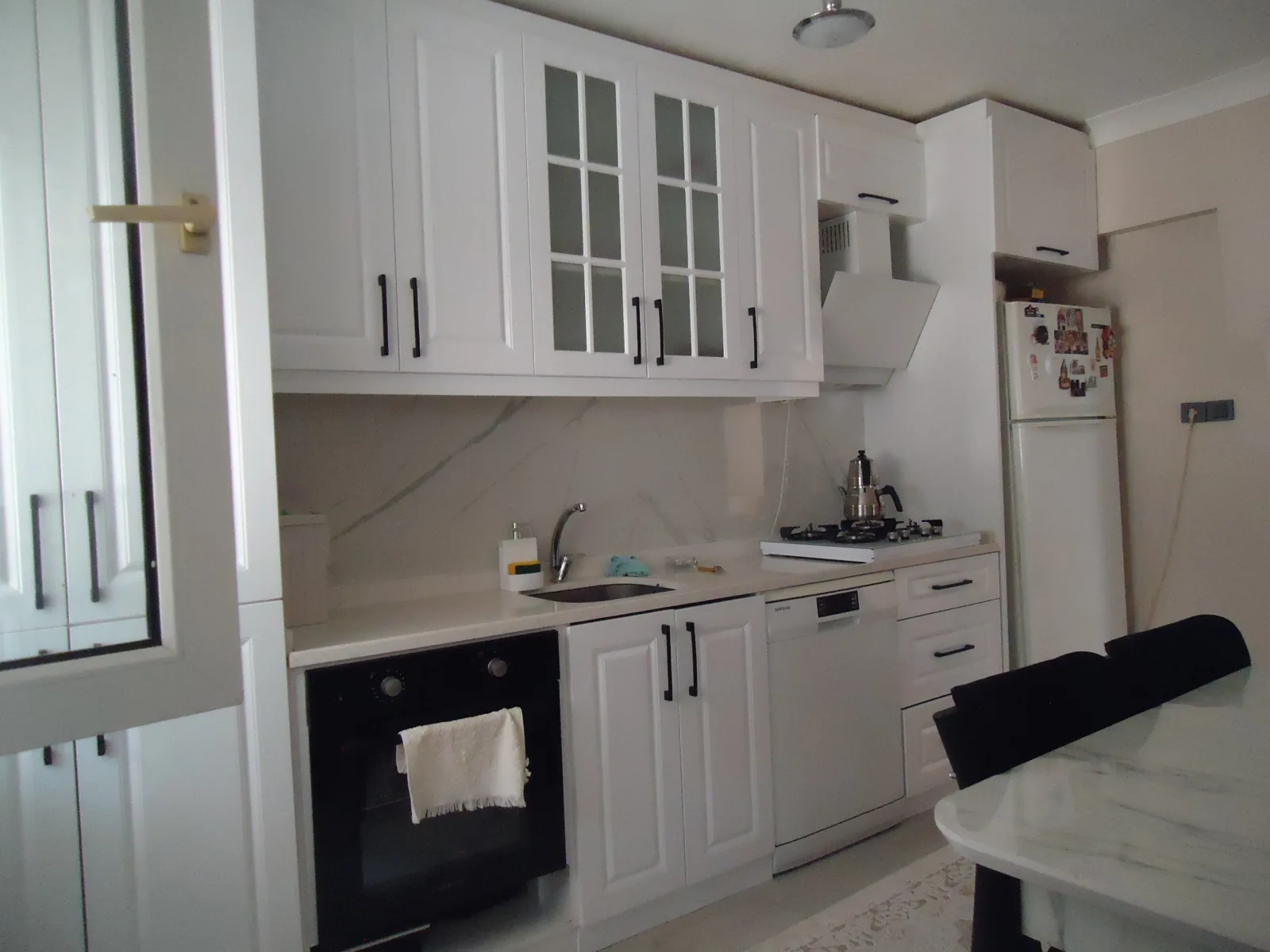 KRC'DEN MERKEZİ KONUMDA FULL YAPILI SATILIK 2+1 DAİRE